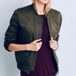 American Eagle Outfitters Quilted Olive Jacket